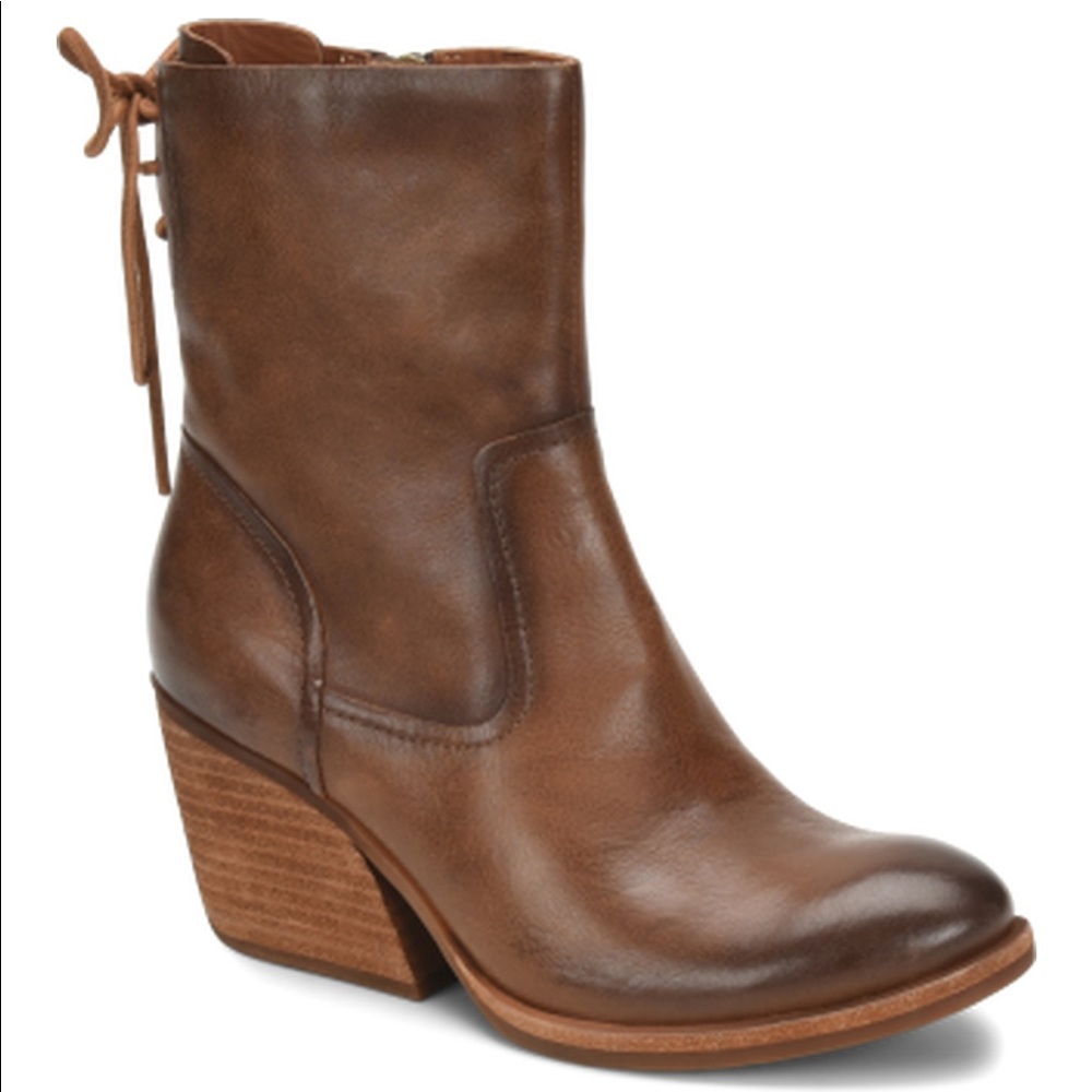 Korkease leather boots